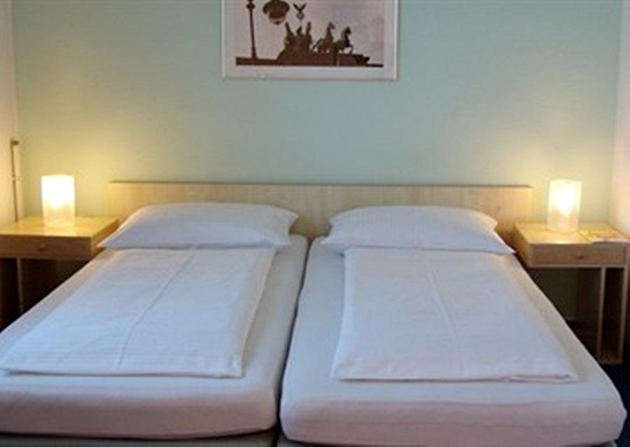 เอ็นจอยโฮเต็ลเบอร์ลินซิตี้เมสส์ Hotel ภายนอก รูปภาพ