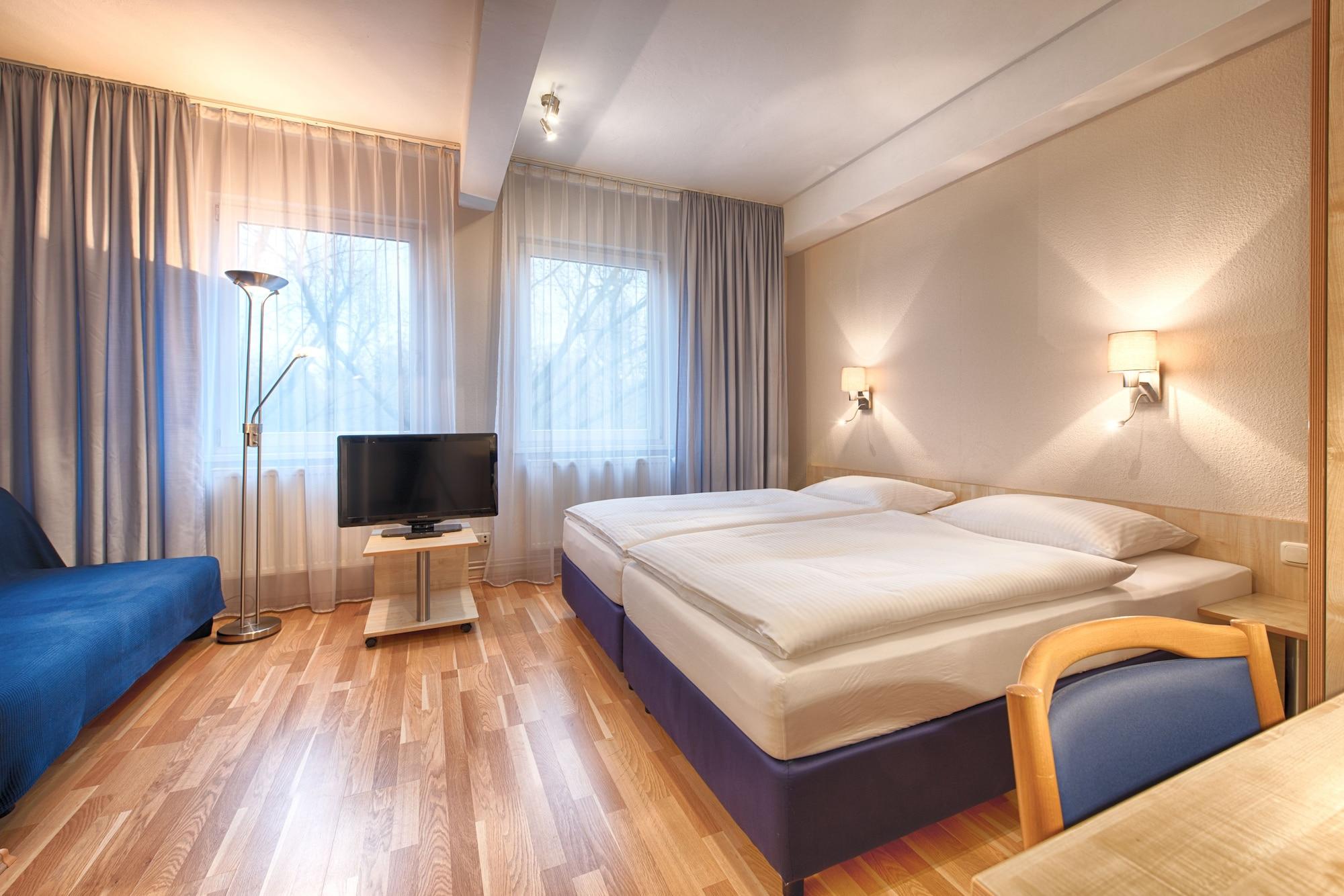 เอ็นจอยโฮเต็ลเบอร์ลินซิตี้เมสส์ Hotel ภายนอก รูปภาพ