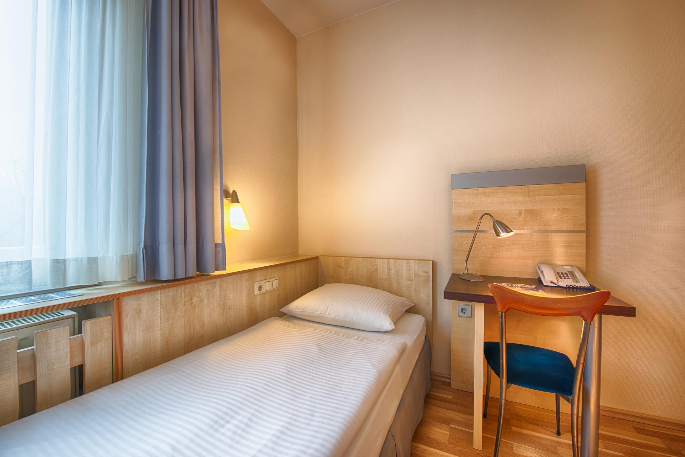 เอ็นจอยโฮเต็ลเบอร์ลินซิตี้เมสส์ Hotel ภายนอก รูปภาพ