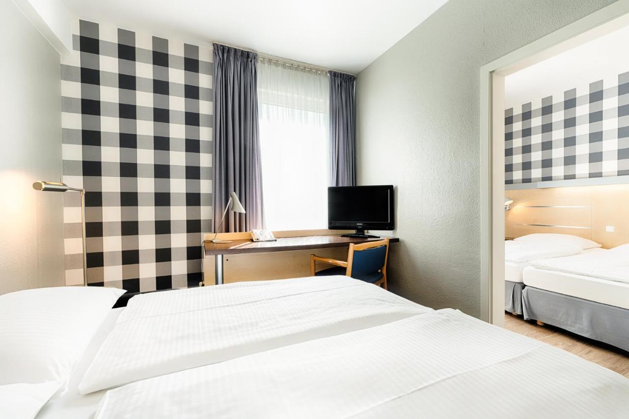 เอ็นจอยโฮเต็ลเบอร์ลินซิตี้เมสส์ Hotel ภายนอก รูปภาพ