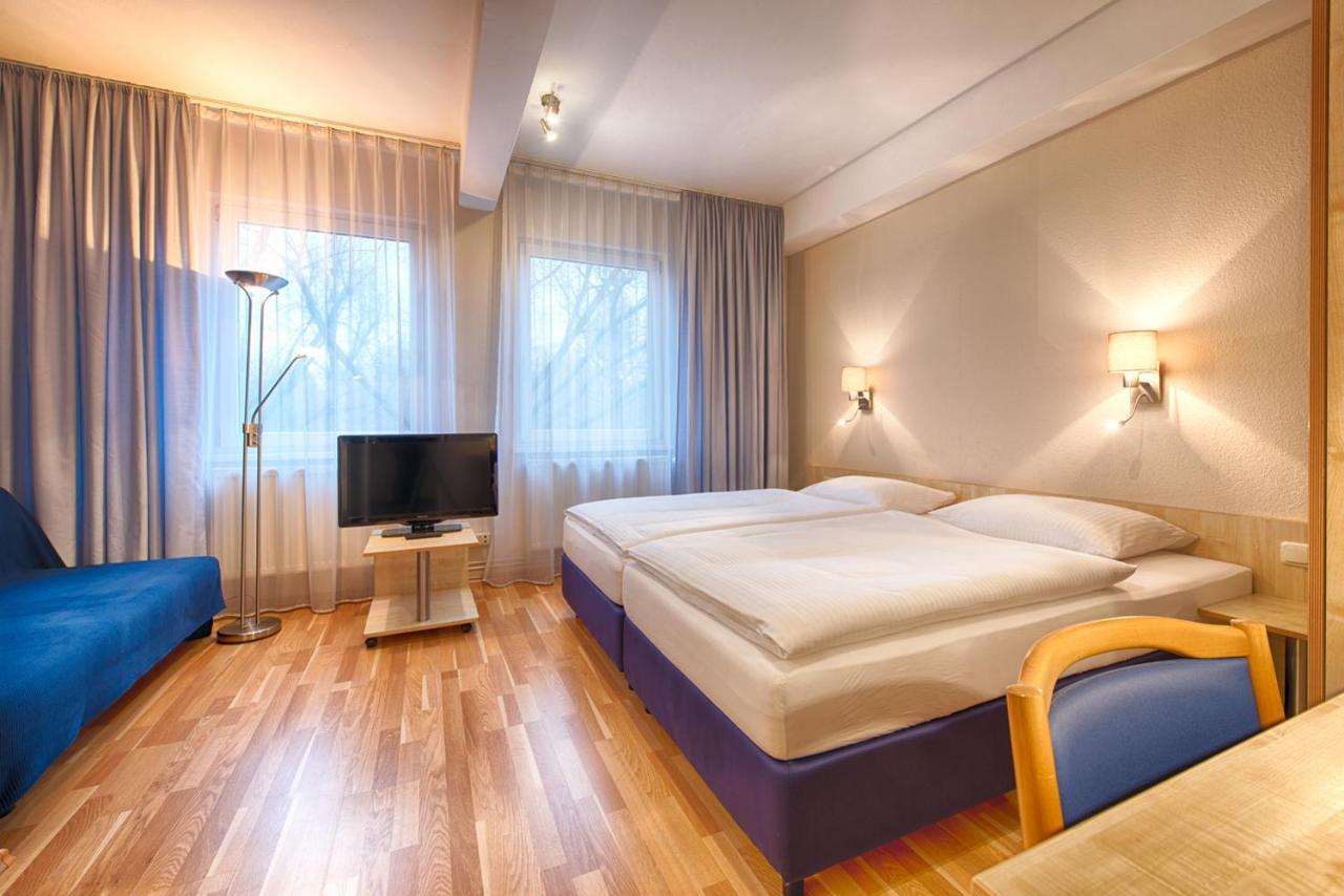 เอ็นจอยโฮเต็ลเบอร์ลินซิตี้เมสส์ Hotel ภายนอก รูปภาพ