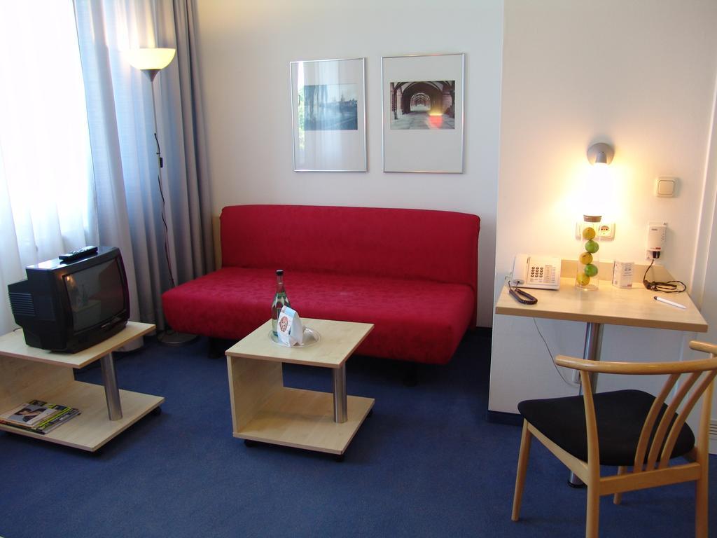 เอ็นจอยโฮเต็ลเบอร์ลินซิตี้เมสส์ Hotel ภายนอก รูปภาพ