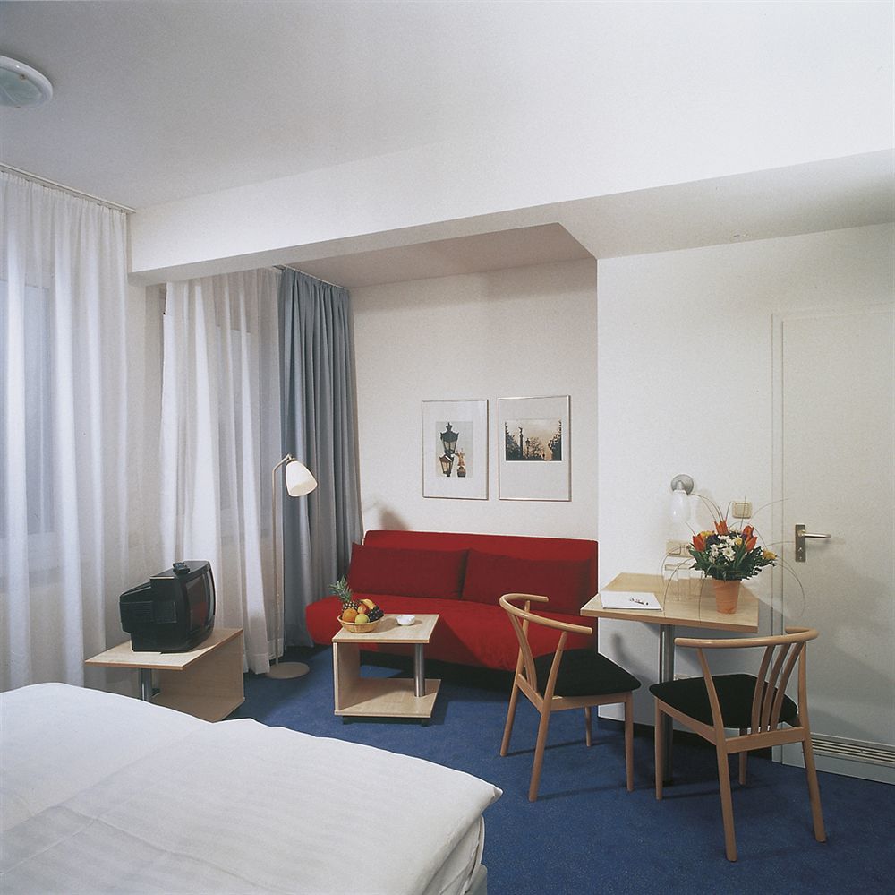 เอ็นจอยโฮเต็ลเบอร์ลินซิตี้เมสส์ Hotel ภายนอก รูปภาพ